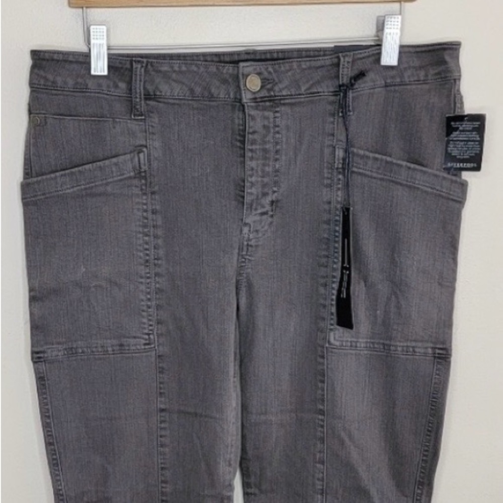 NWT Liverpool The Ankle Cargo Skinny Jeans in Cypress Dark Olive Size 14/32
